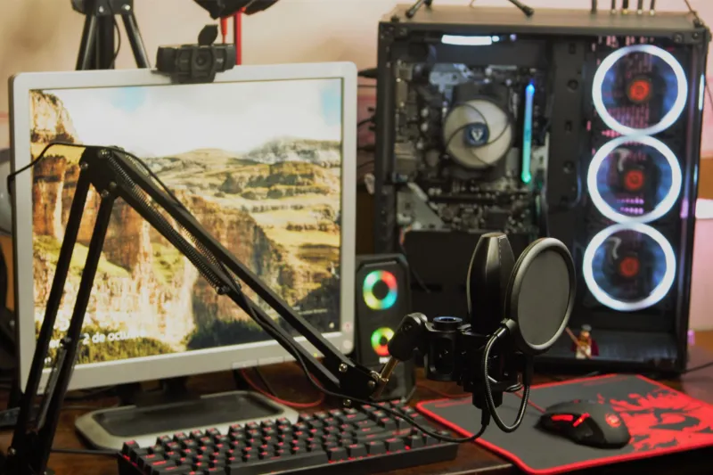 Your Webcam, Your Ship: How Regular Gamers Are Sailing Twitch and YouTube All the Way to the Bank